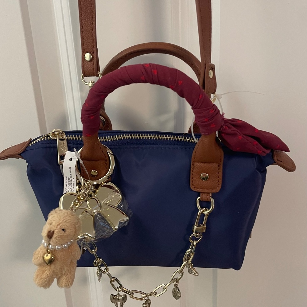 Madden Girl Mini Tote Navy with Tan Straps New with Tags (NWT) w Bag Charms - Picture 3 of 8
